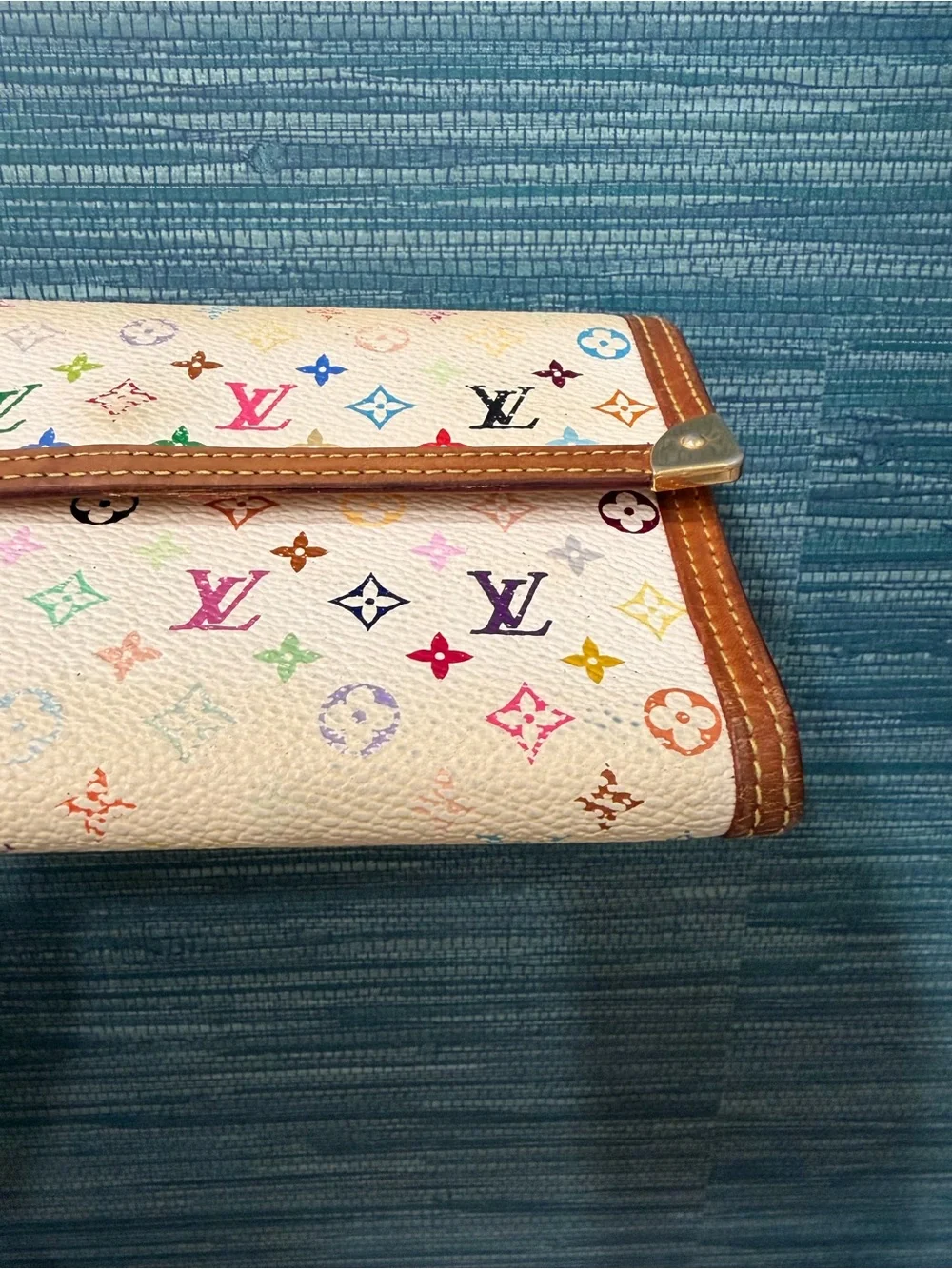Louis Vuitton w/COA
Monogram Multicolore
International Wallet - Picture 14 of 16